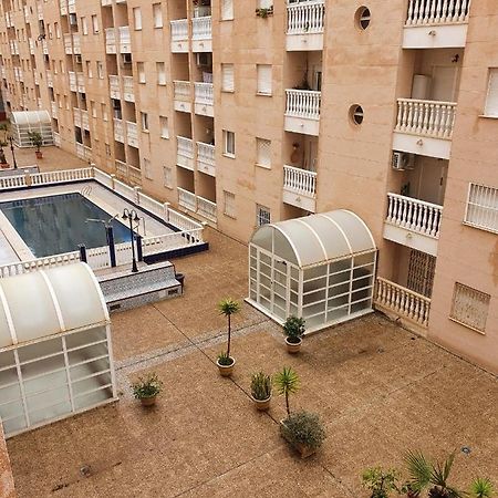 Apartment Close To All Amenities Torrevieja Exterior foto